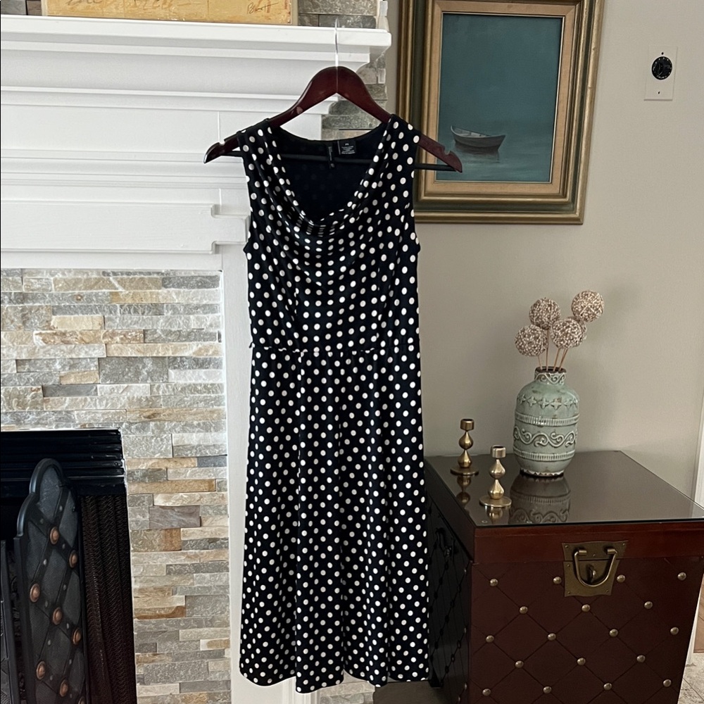 New Directions, Petite Small, Black and White Polka Dot Dress. Excellent Condit